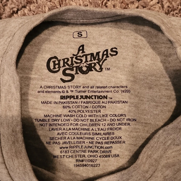 A Christmas Story Ralphie Bunny Happy Holidays T-Shirt Size Small - Picture 6 of 8
